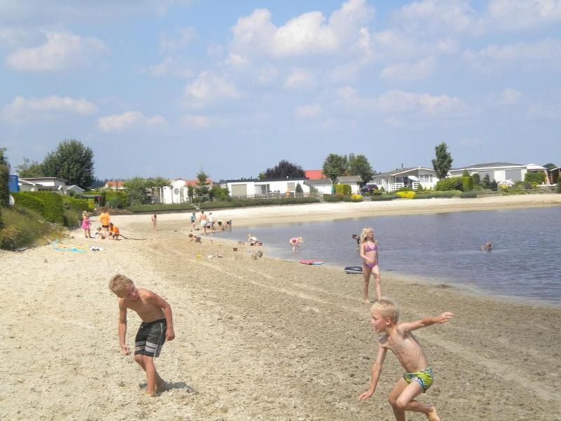 Stacaravan Huren In Het Hart Van Bosrijk Drenthe Op Recreatiepark De Tien Heugten Schoonloo Exterior foto